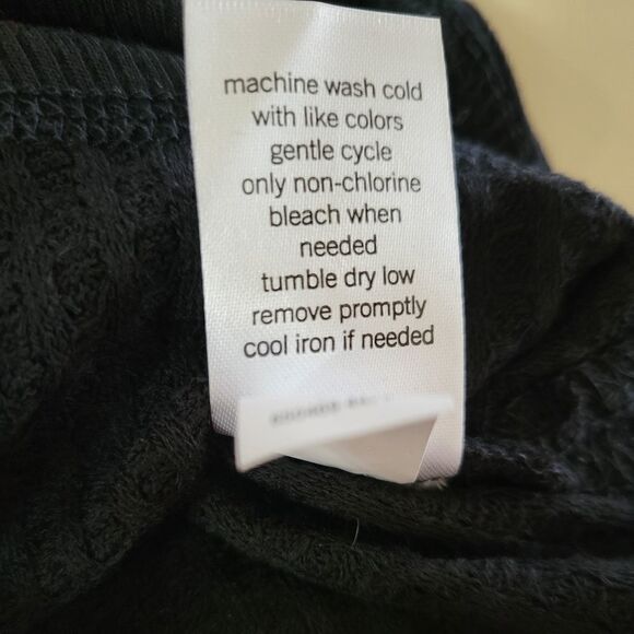 Mudd Women's Black Waffle-knit Short Sleeve Top - Picture 9 of 10